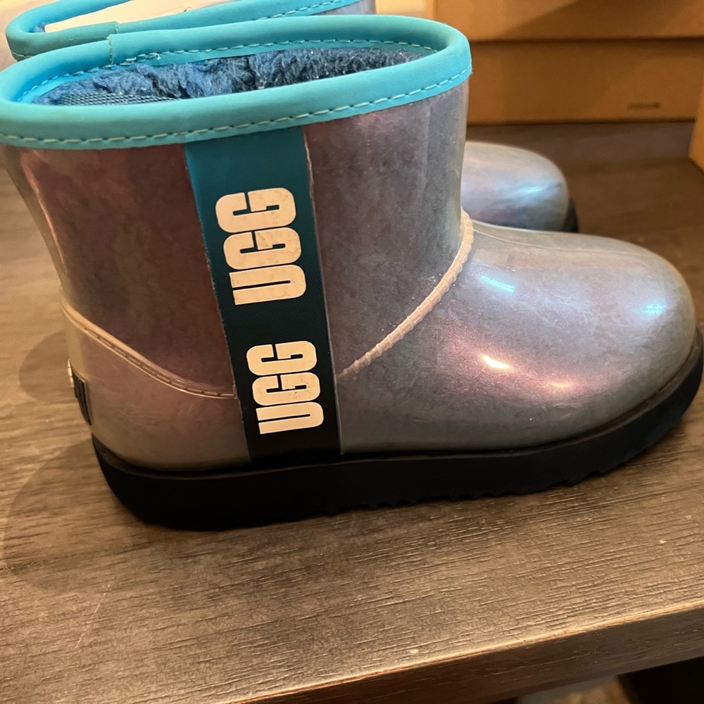 Girls Uggs good condition